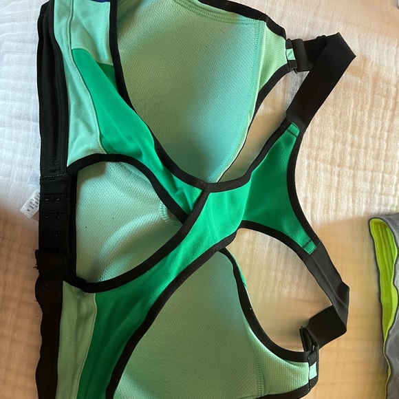 Victoria secret sports bra - Picture 2 of 2